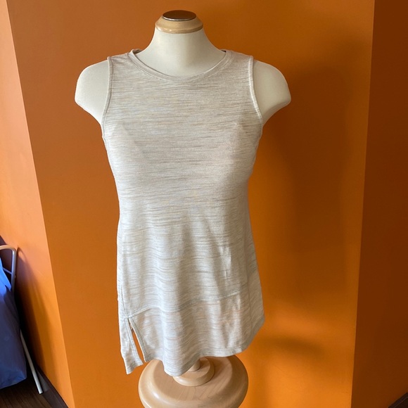 2/$20. Halston ladies, heathery creamy tan tank top\blouse in size extra small. - Picture 2 of 8